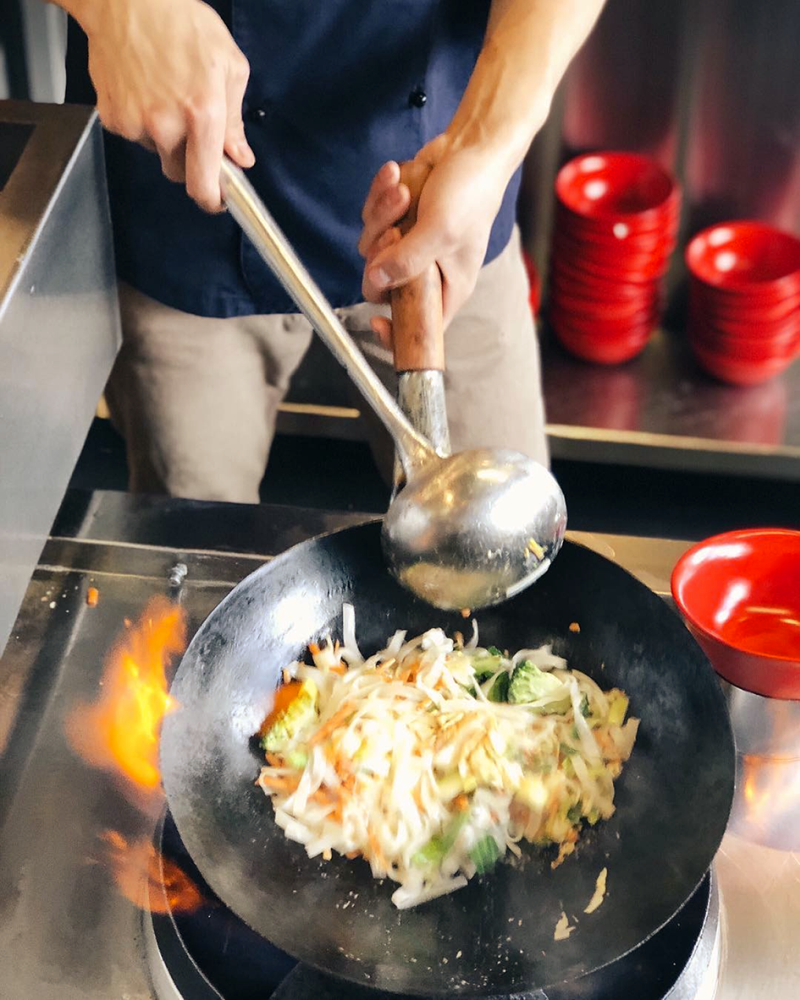 Rabatt Aktion-Berner Stahl Wokpfanne gebläut WPS1 36 cm mit Holzgriff Made in Germany-2+1